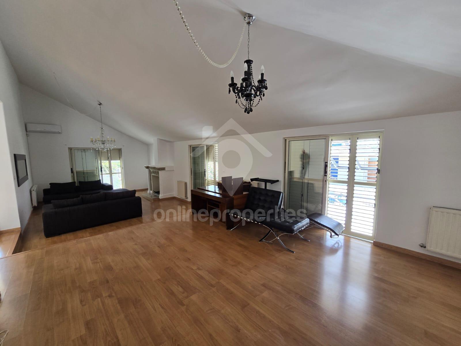 To change image, hover mouse over thumbnails below