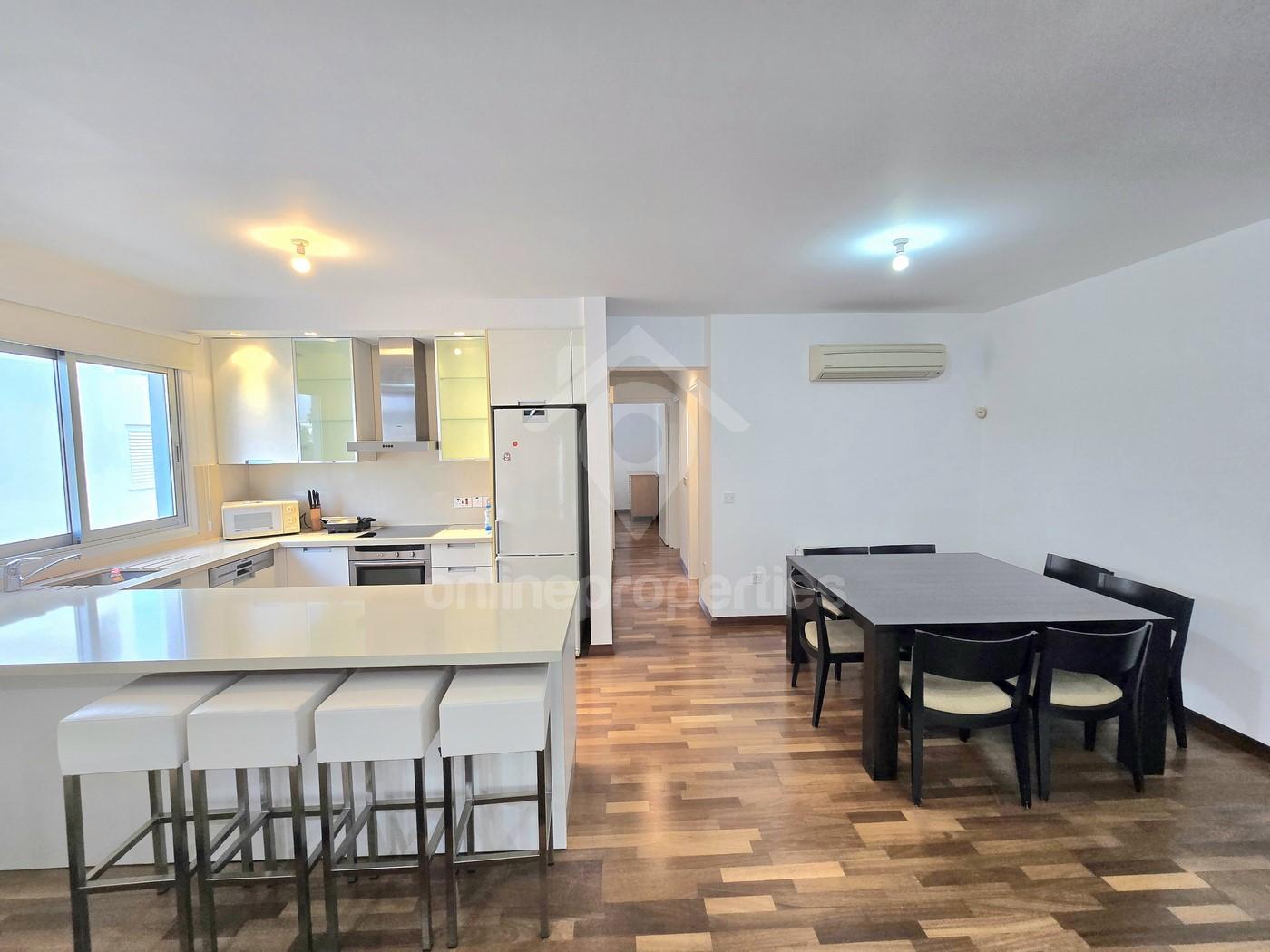 To change image, hover mouse over thumbnails below