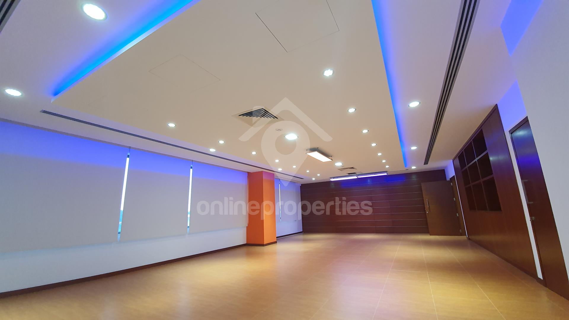 To change image, hover mouse over thumbnails below