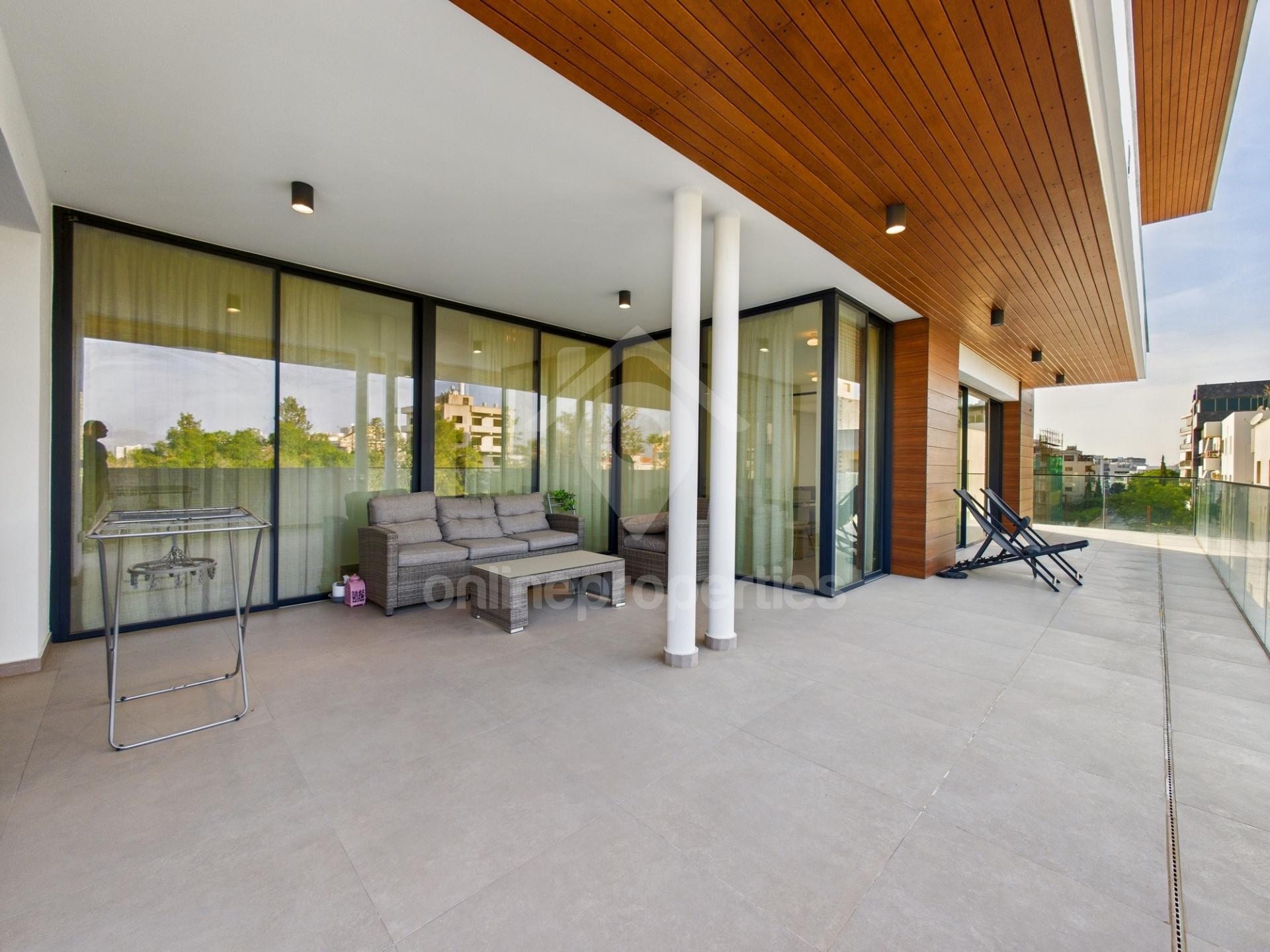 To change image, hover mouse over thumbnails below