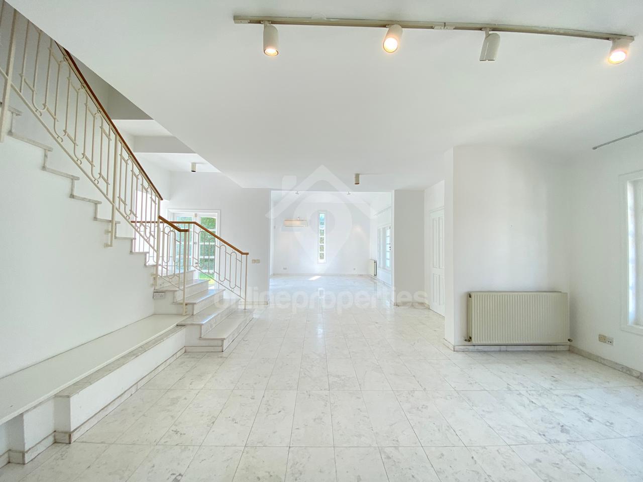 To change image, hover mouse over thumbnails below