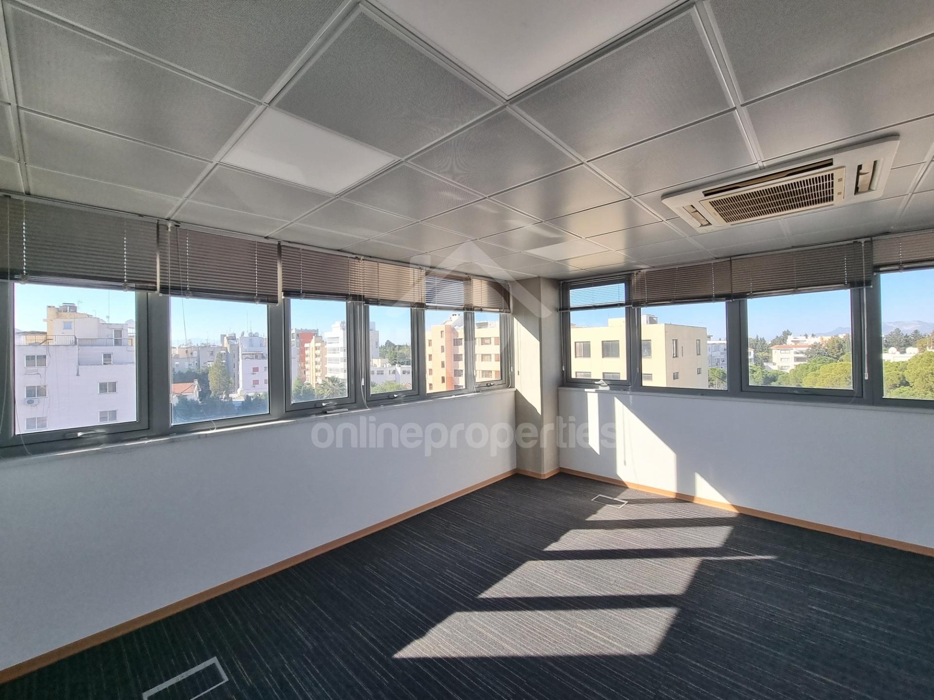 To change image, hover mouse over thumbnails below