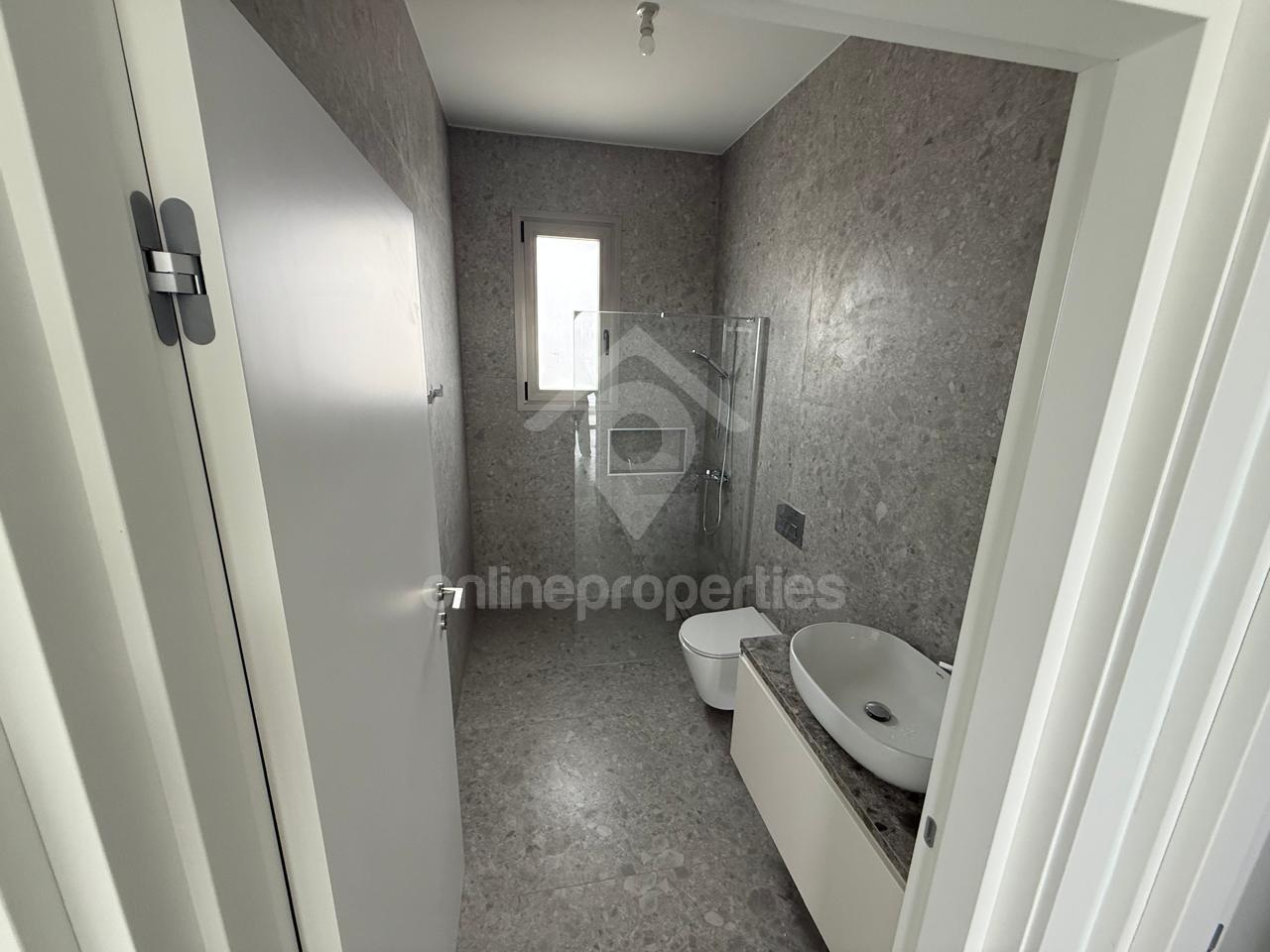 To change image, hover mouse over thumbnails below