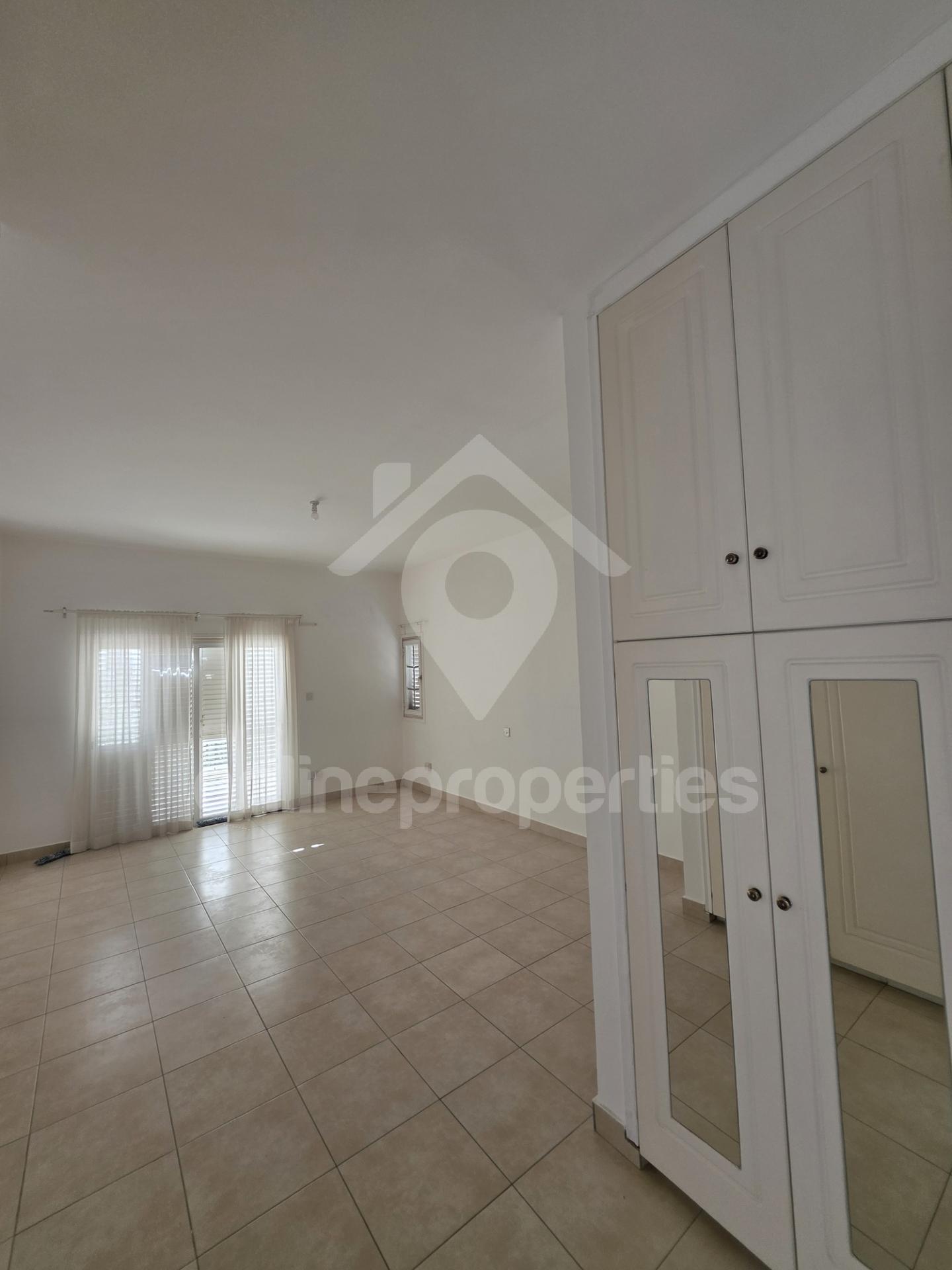 To change image, hover mouse over thumbnails below