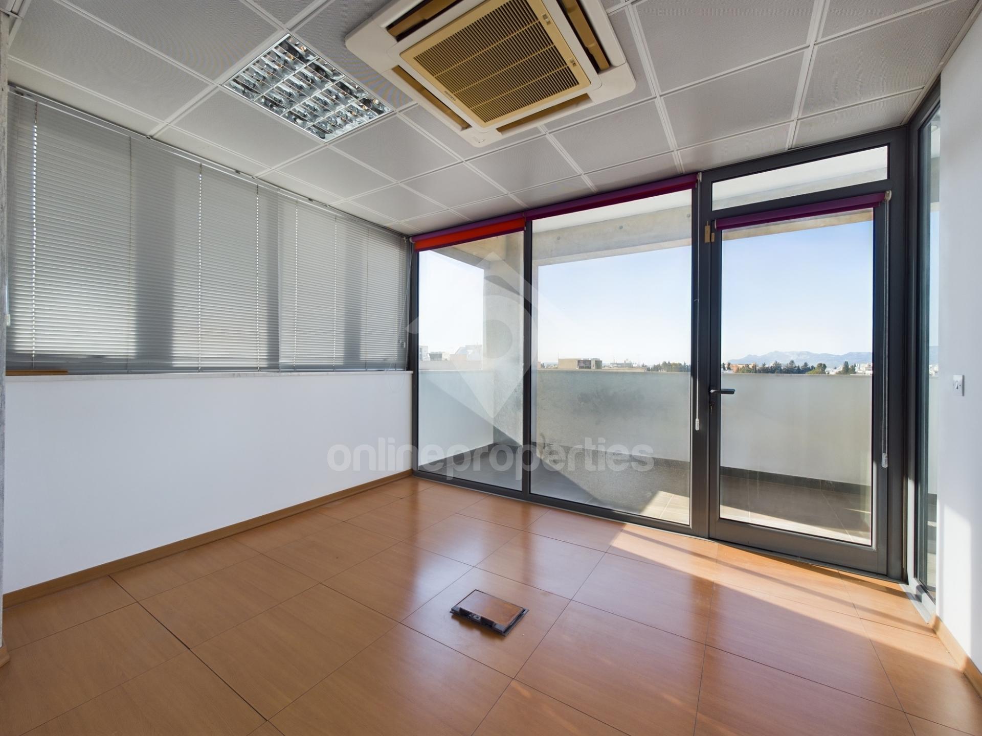 To change image, hover mouse over thumbnails below