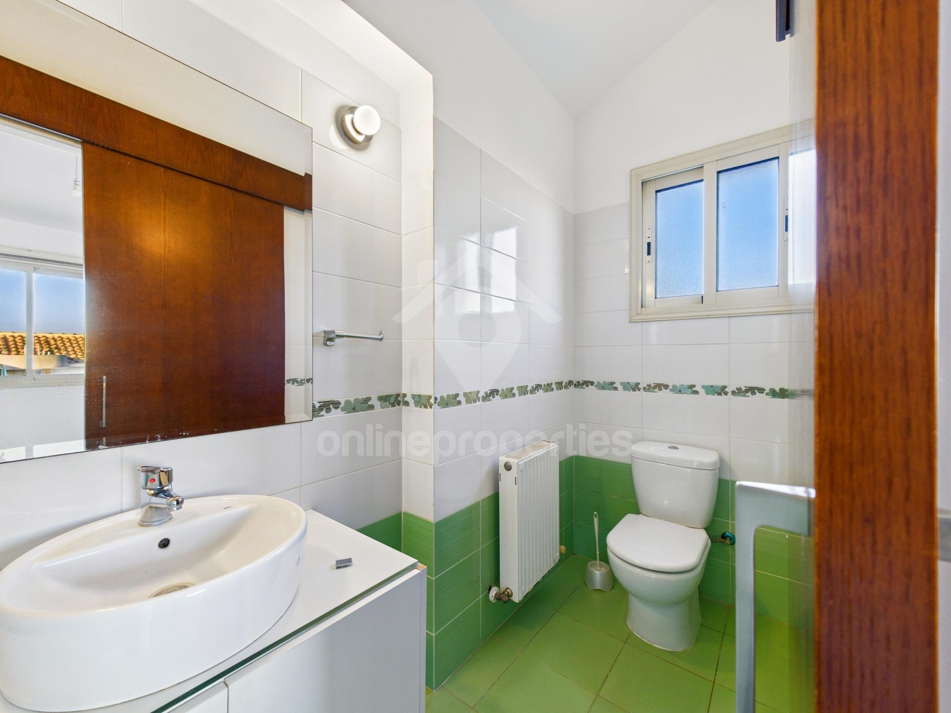 To change image, hover mouse over thumbnails below