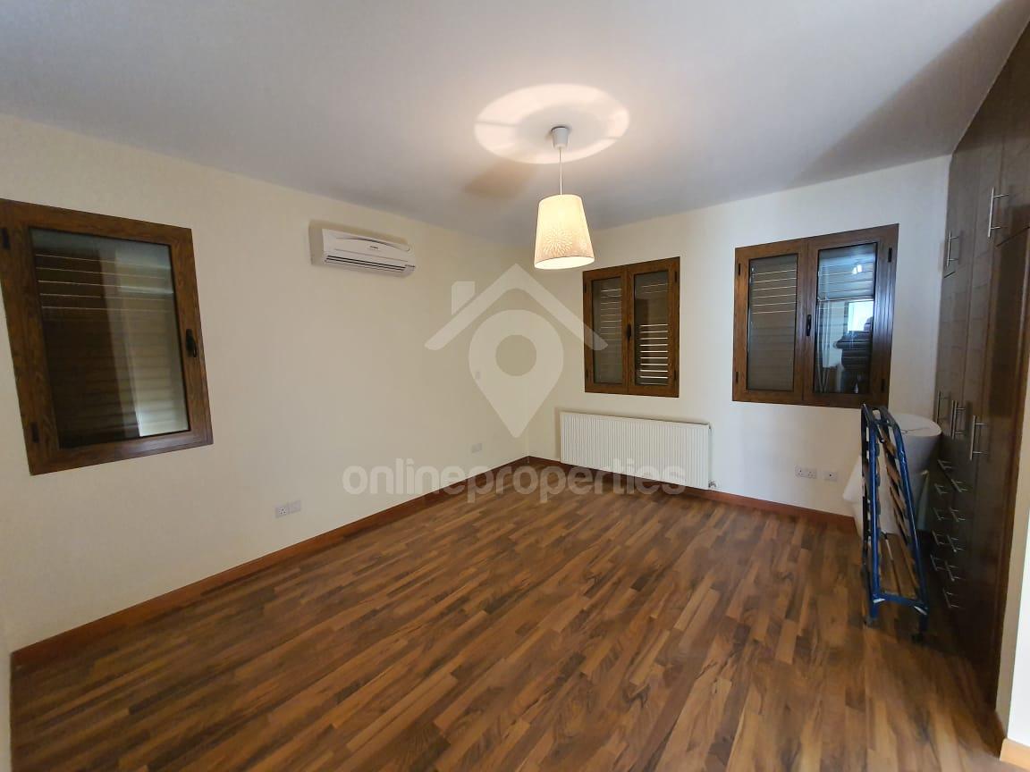 To change image, hover mouse over thumbnails below