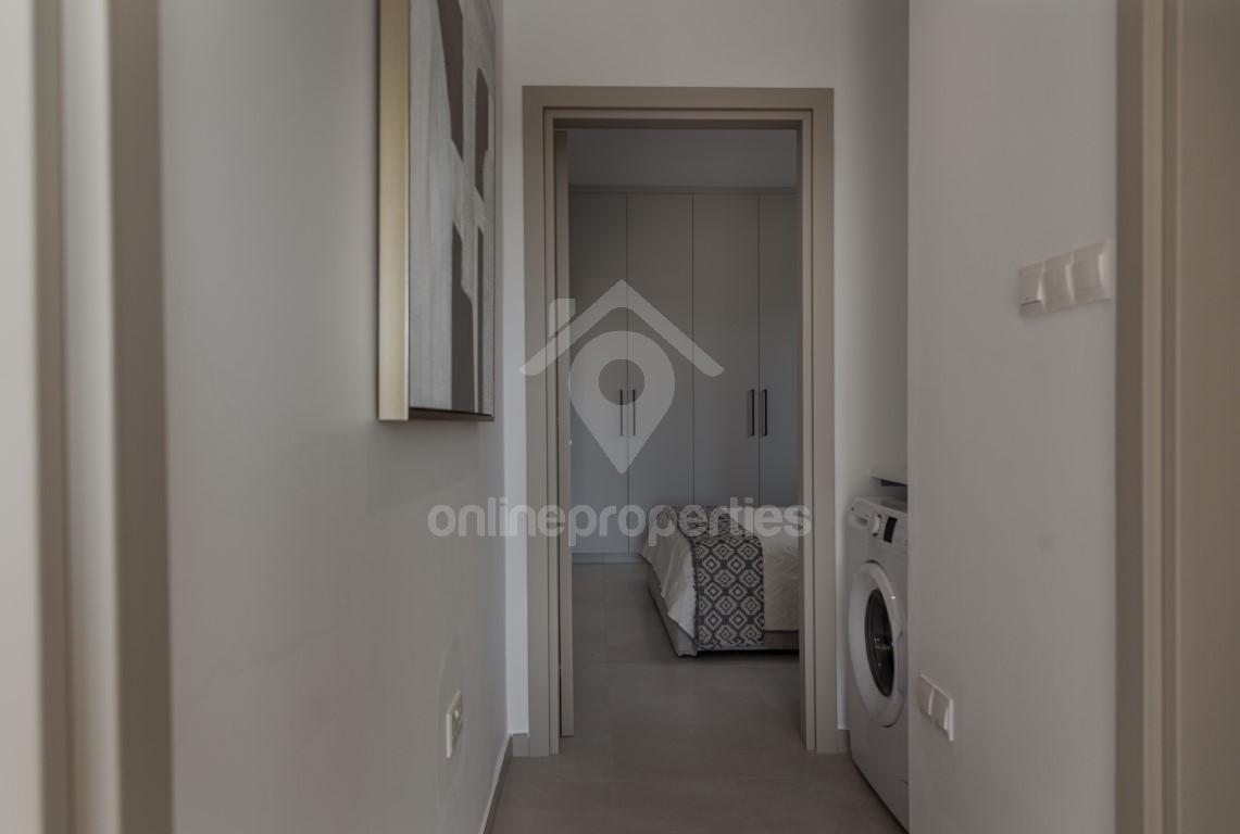 To change image, hover mouse over thumbnails below