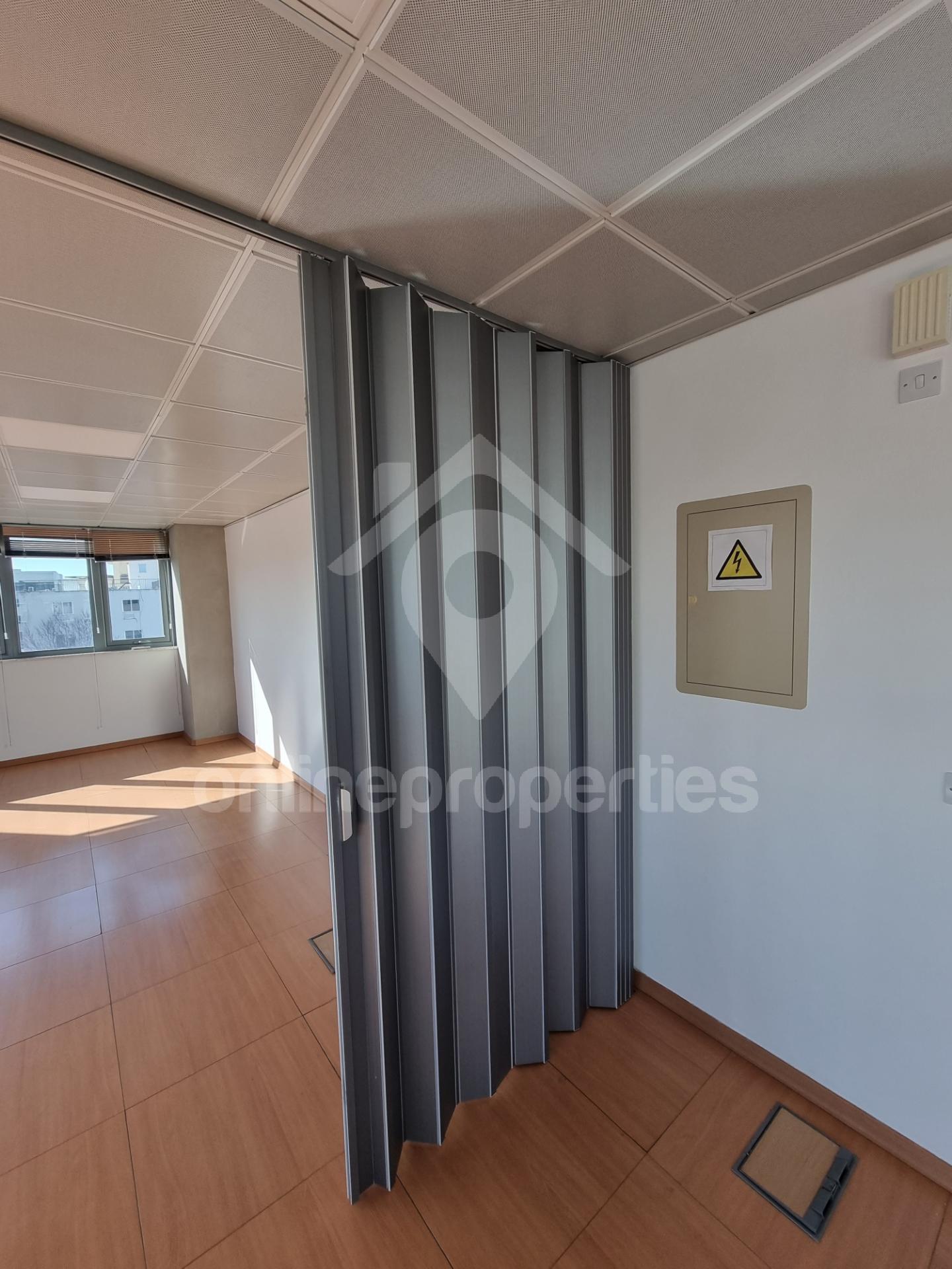 To change image, hover mouse over thumbnails below