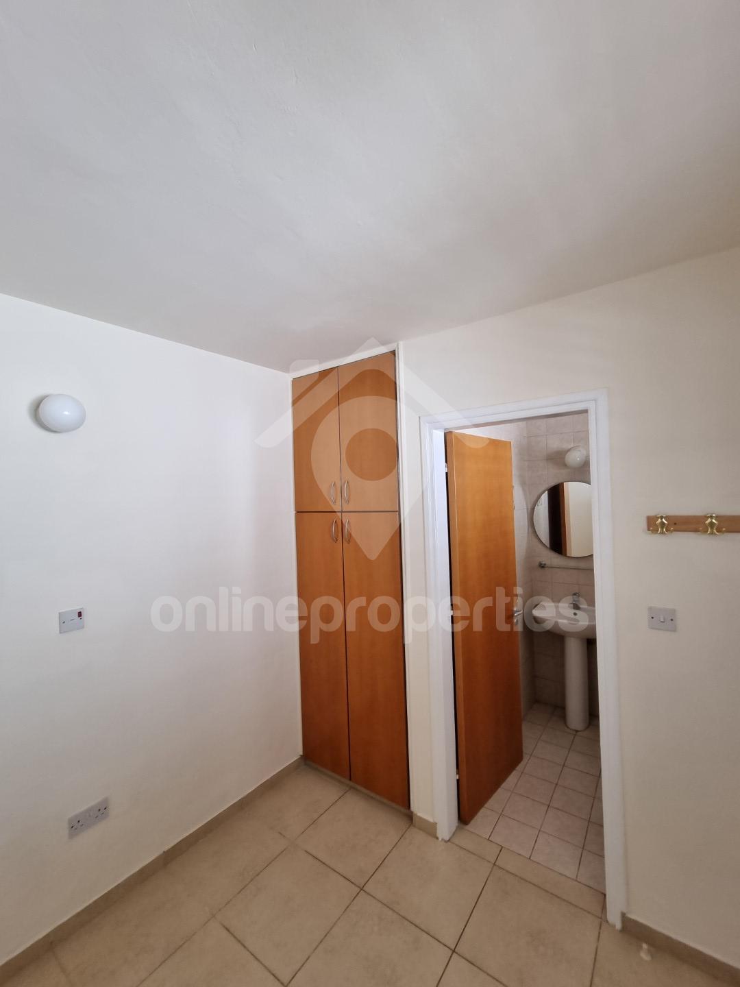 To change image, hover mouse over thumbnails below