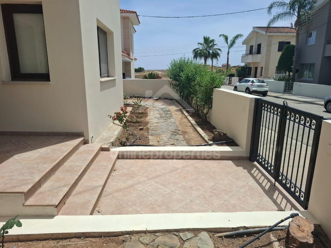 To change image, hover mouse over thumbnails below