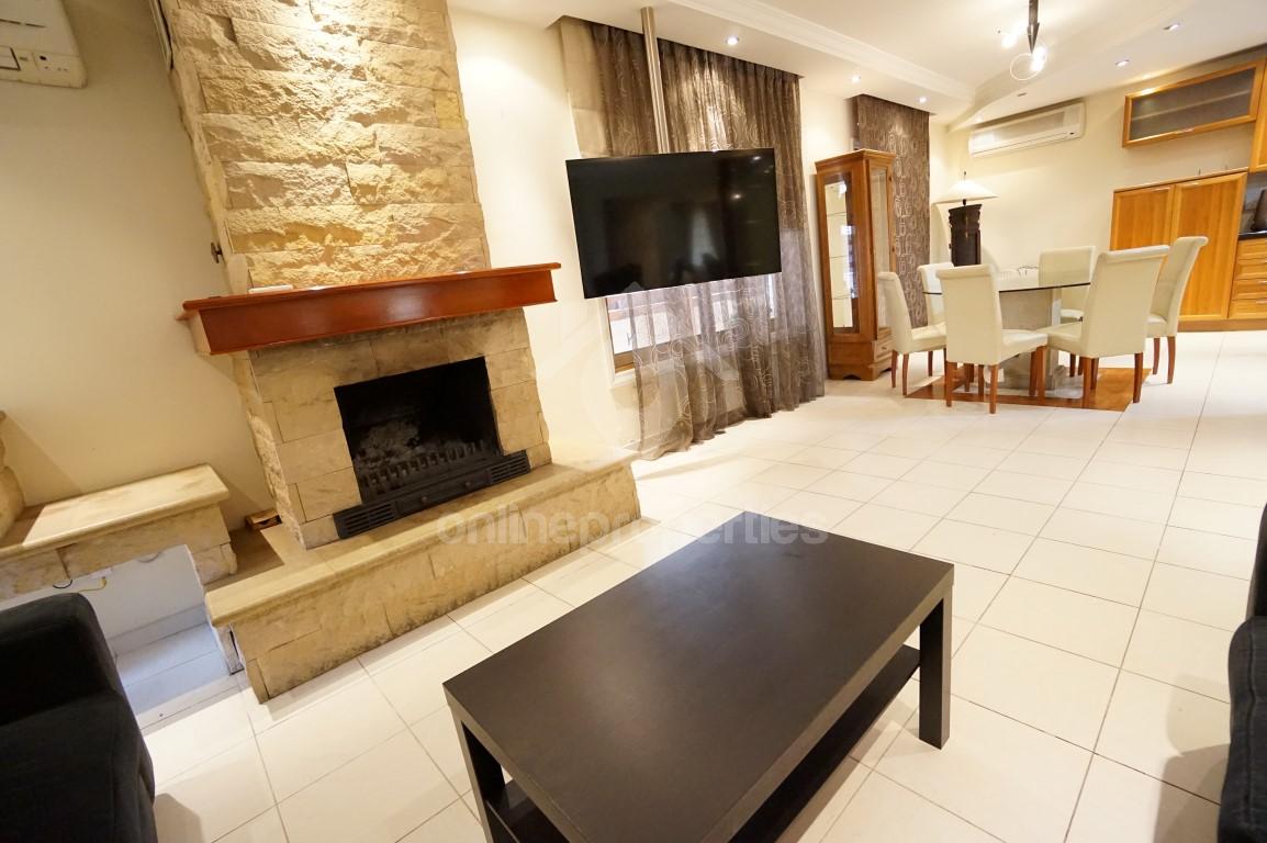 To change image, hover mouse over thumbnails below