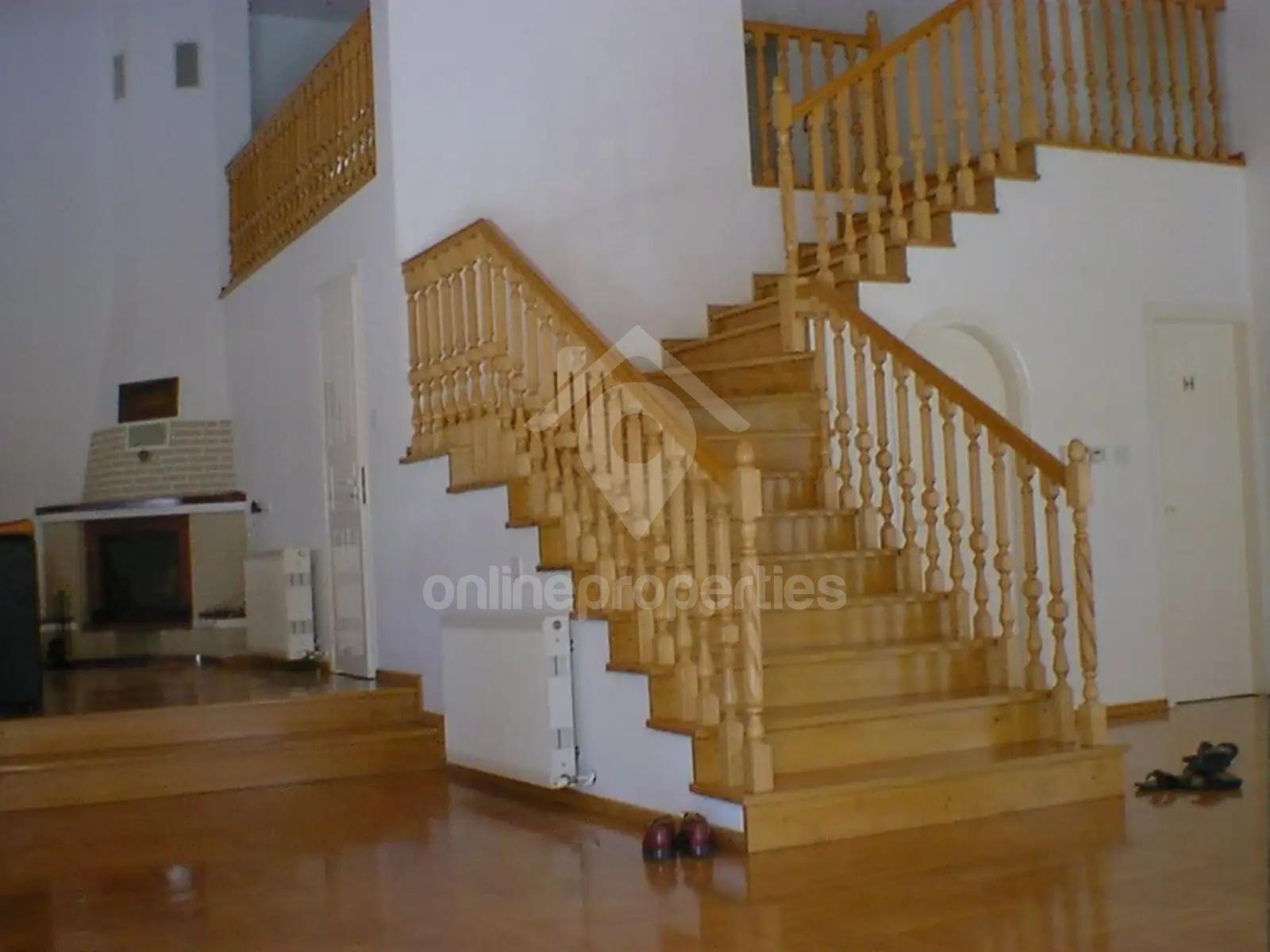 To change image, hover mouse over thumbnails below