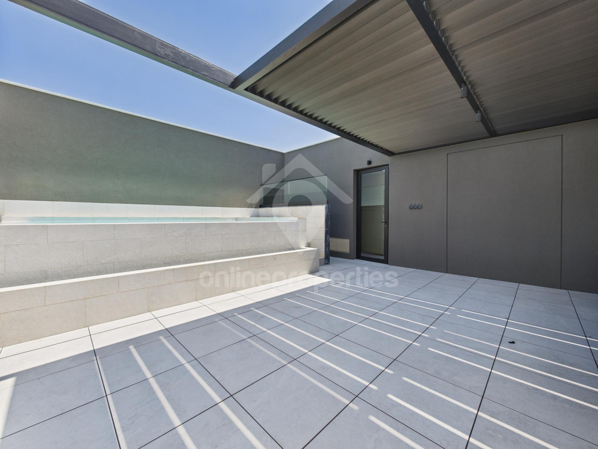 To change image, hover mouse over thumbnails below