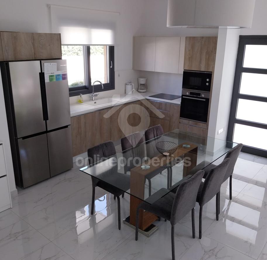 To change image, hover mouse over thumbnails below