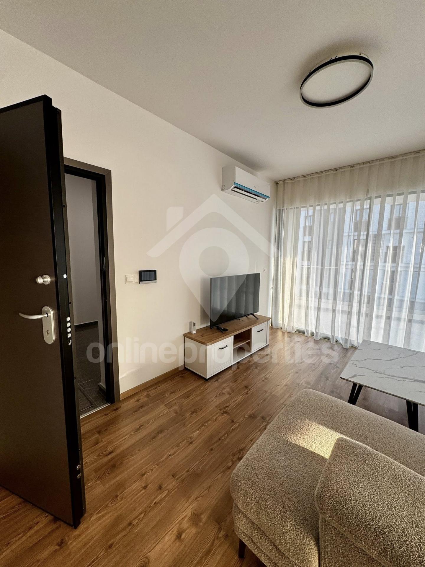 To change image, hover mouse over thumbnails below