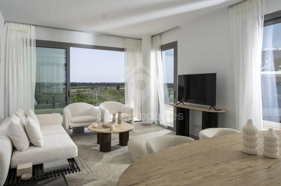 To change image, hover mouse over thumbnails below