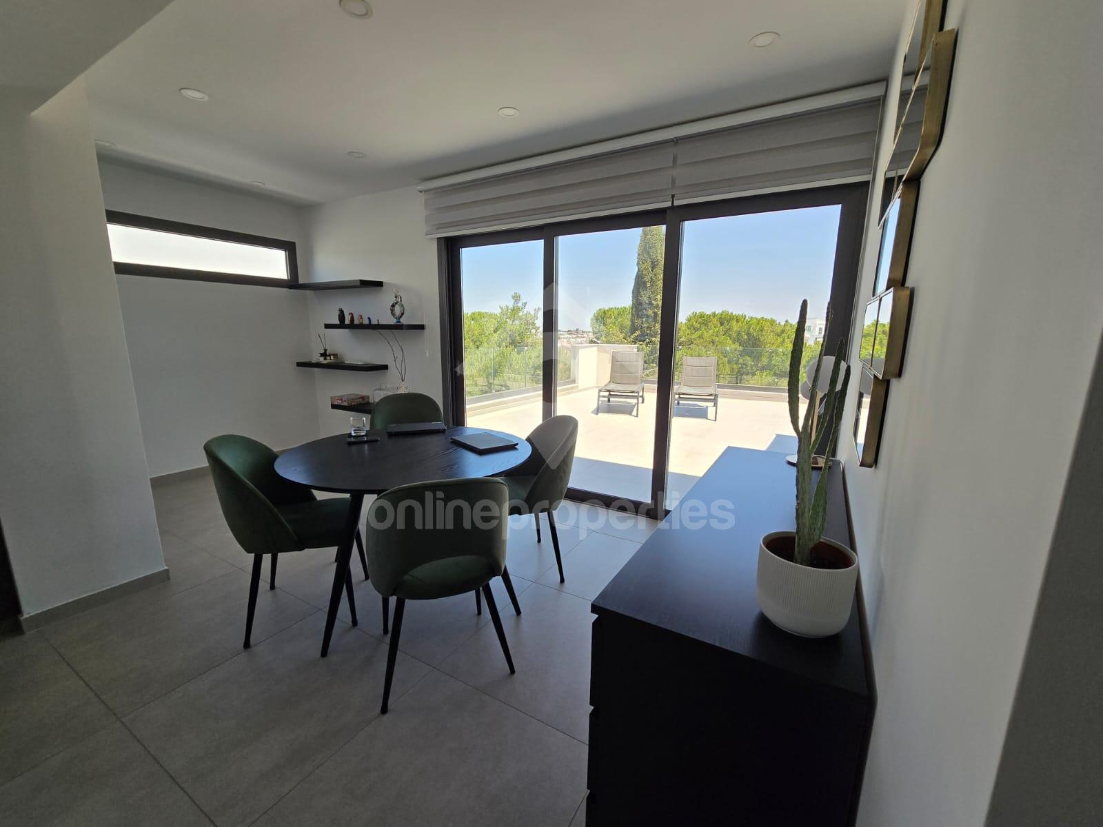 To change image, hover mouse over thumbnails below