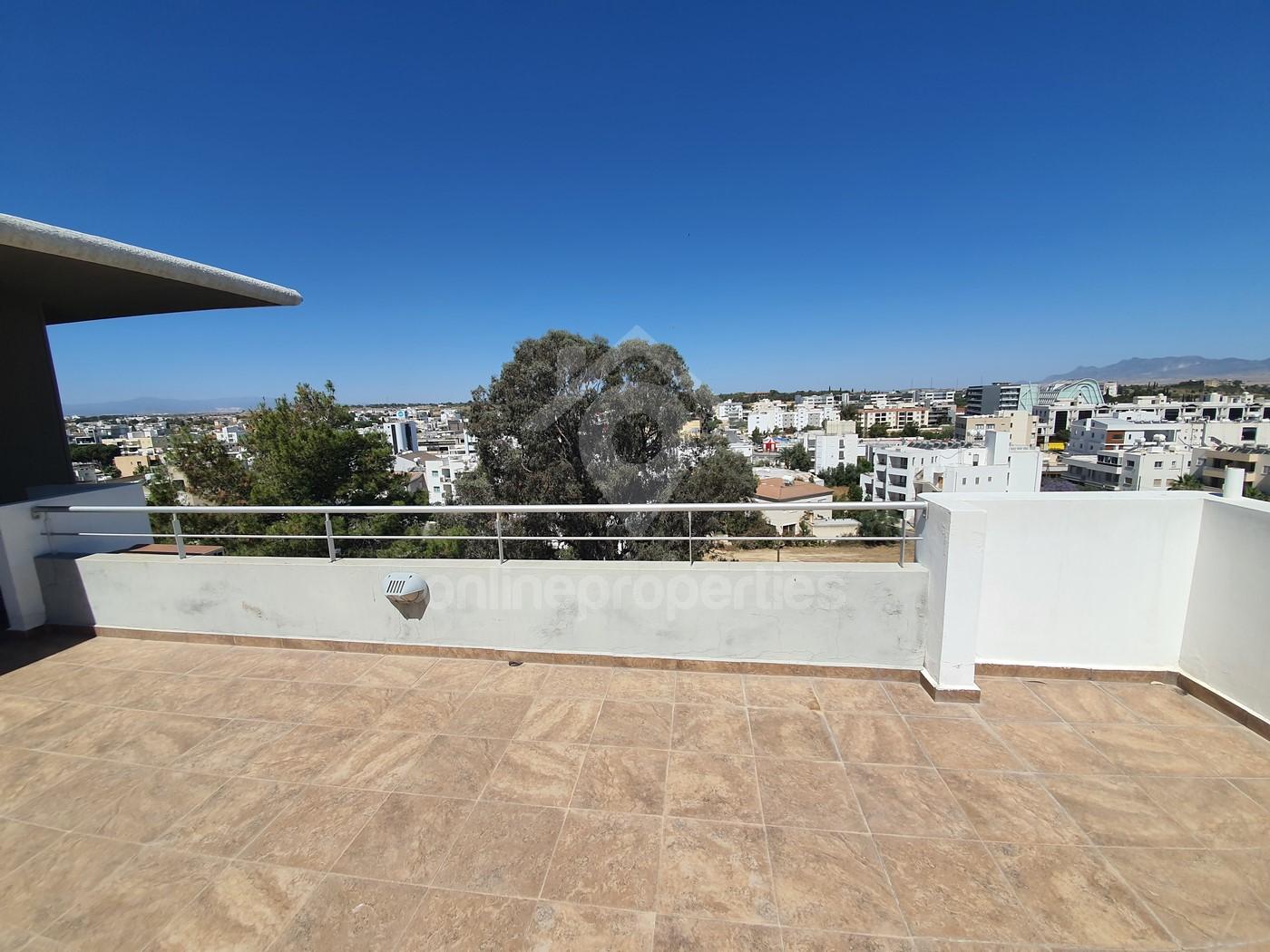 To change image, hover mouse over thumbnails below