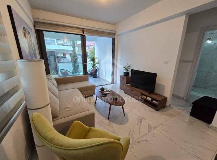 To change image, hover mouse over thumbnails below