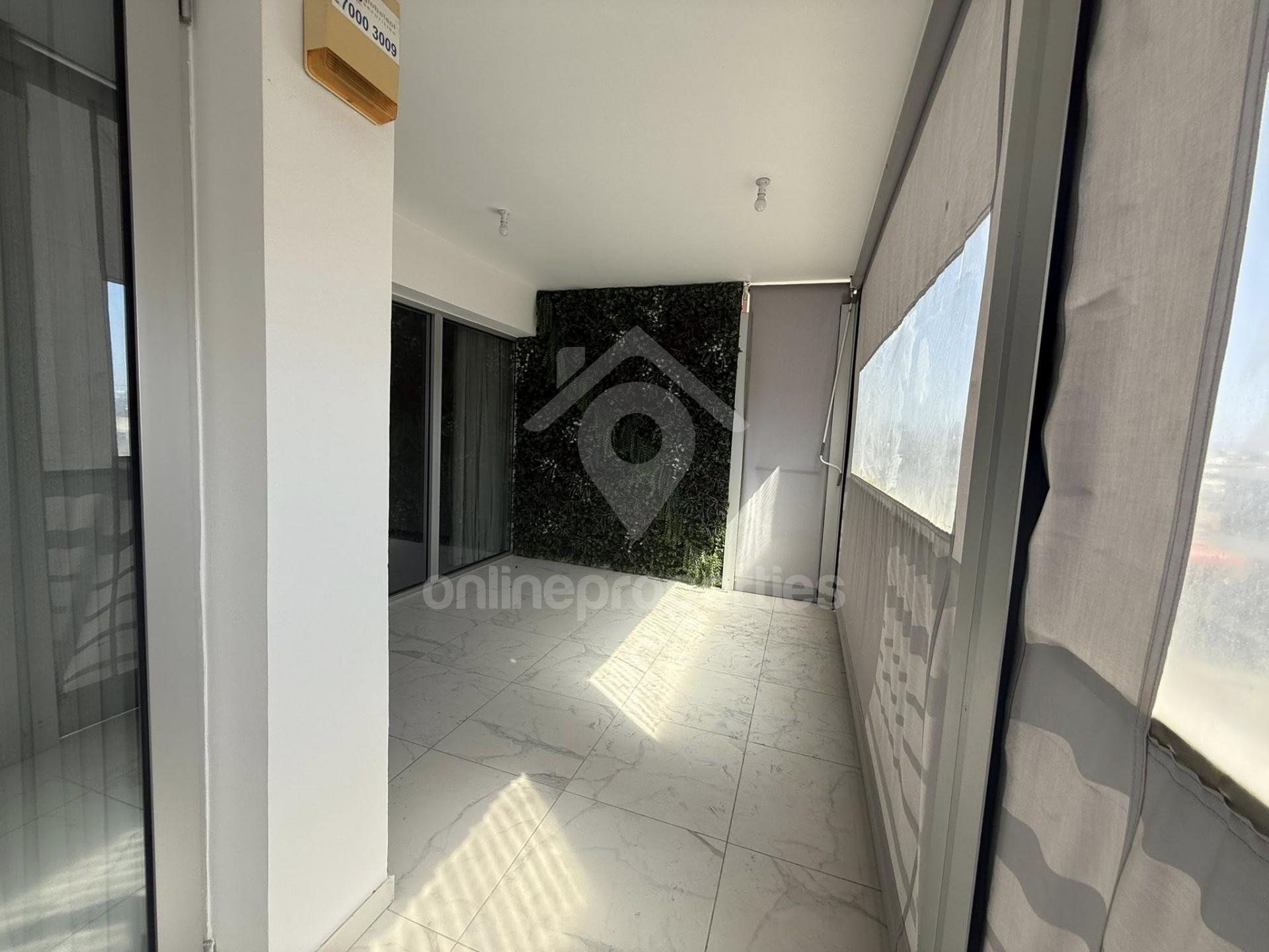 To change image, hover mouse over thumbnails below