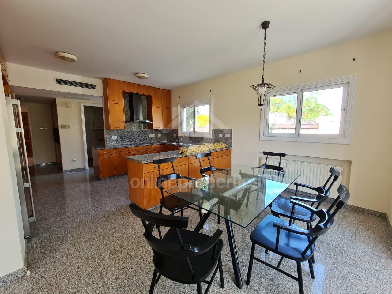 To change image, hover mouse over thumbnails below