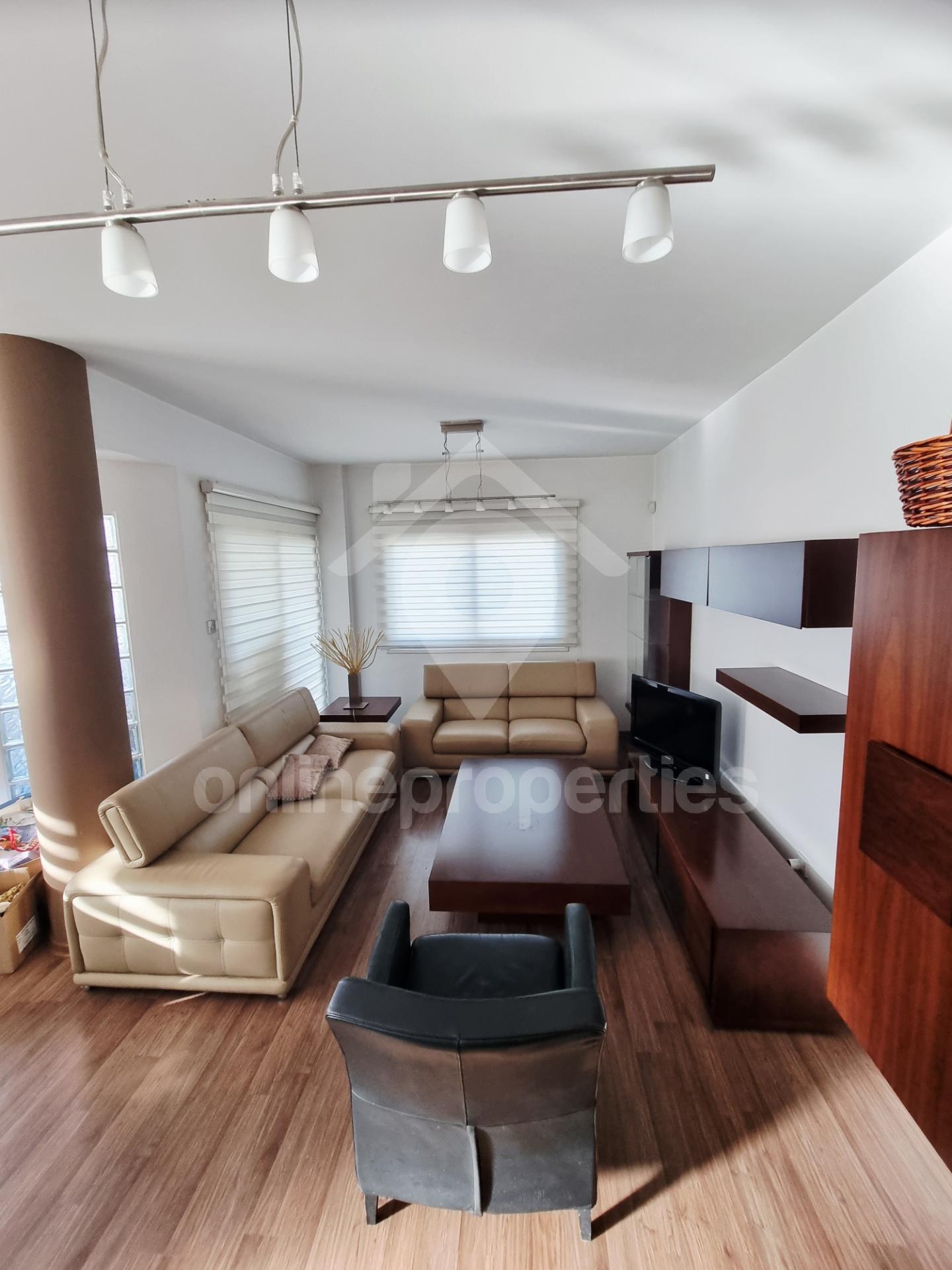 To change image, hover mouse over thumbnails below