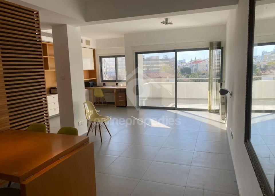 To change image, hover mouse over thumbnails below