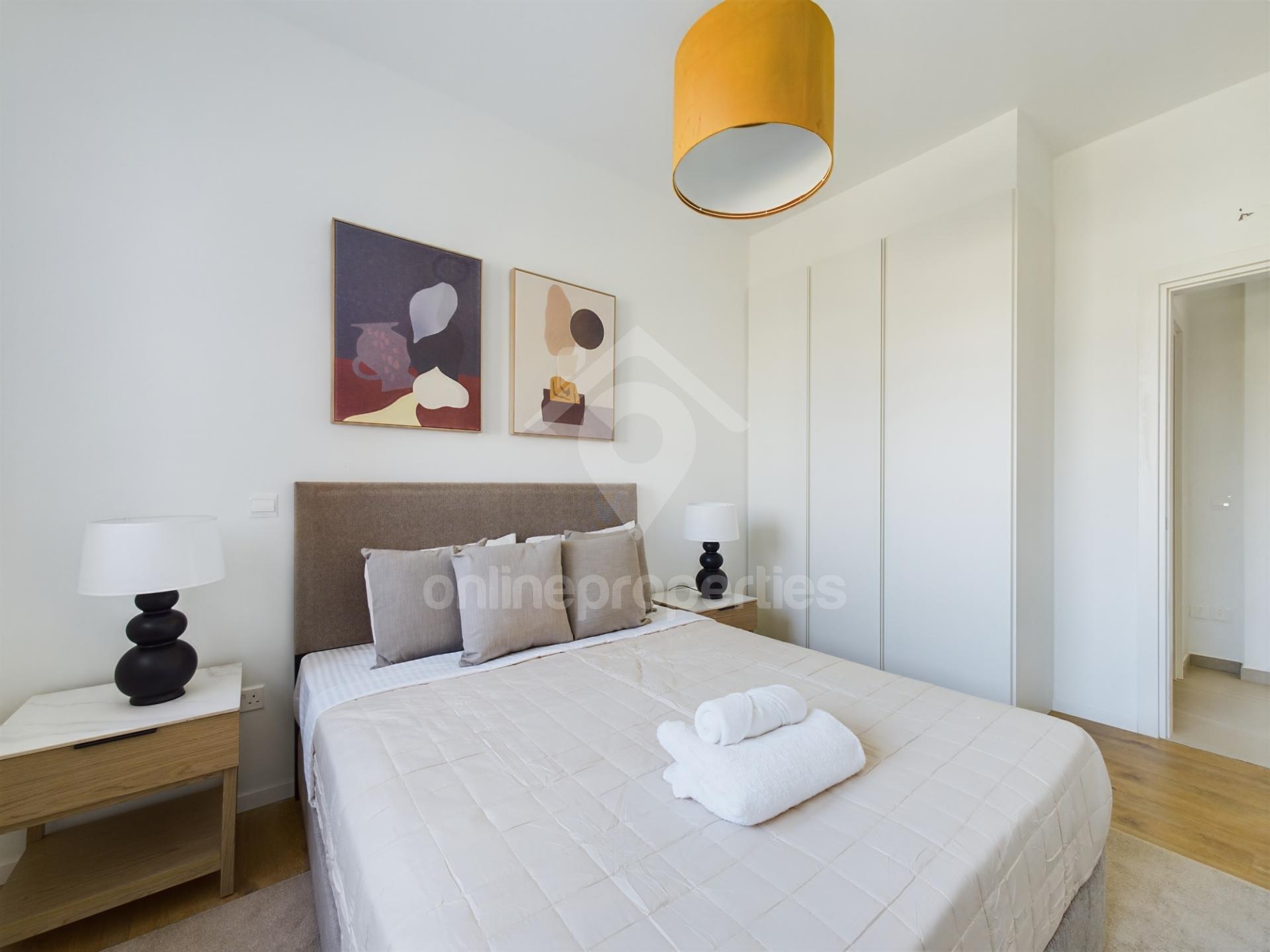 To change image, hover mouse over thumbnails below