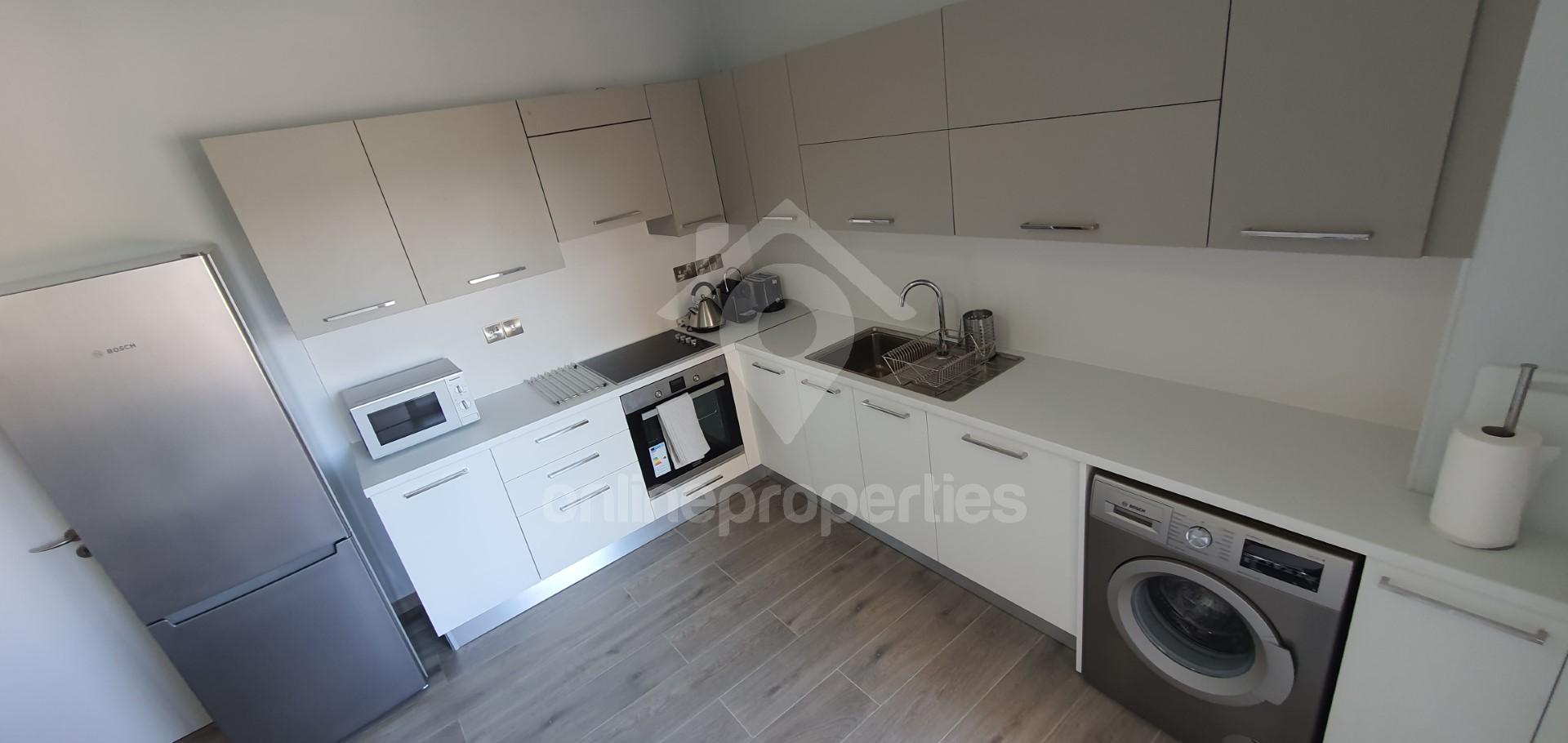 To change image, hover mouse over thumbnails below