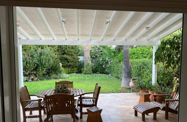 To change image, hover mouse over thumbnails below