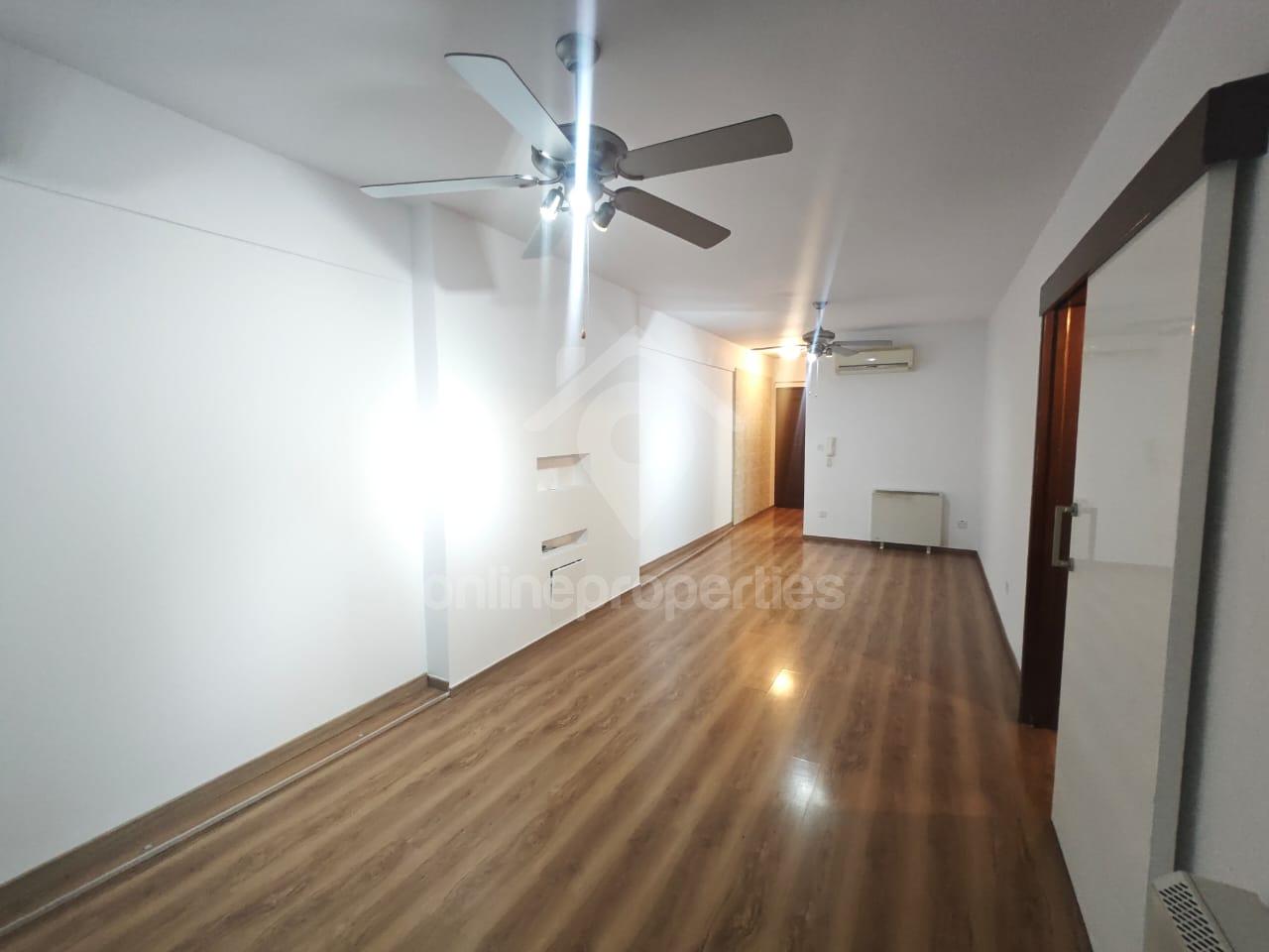 To change image, hover mouse over thumbnails below