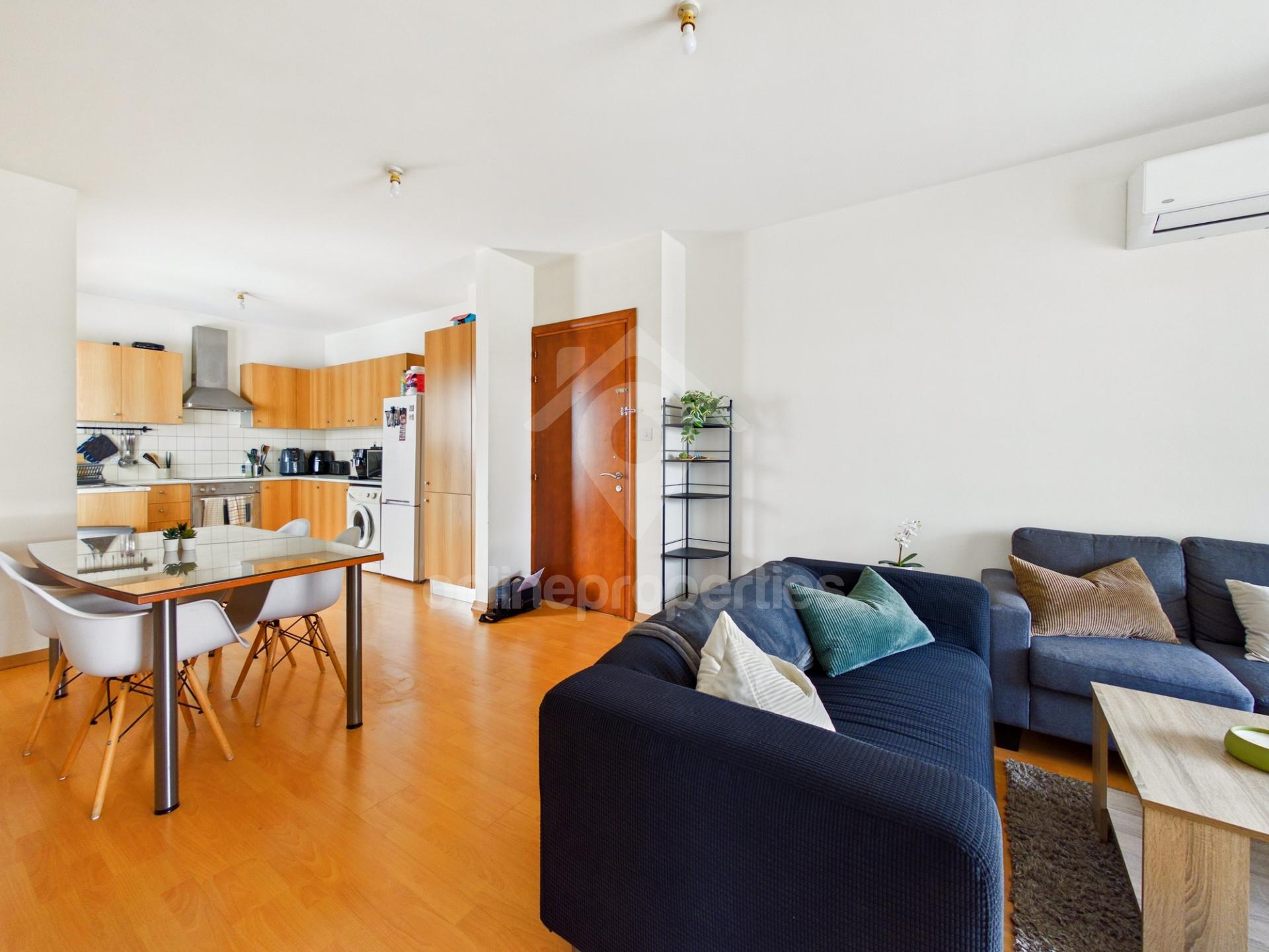 To change image, hover mouse over thumbnails below