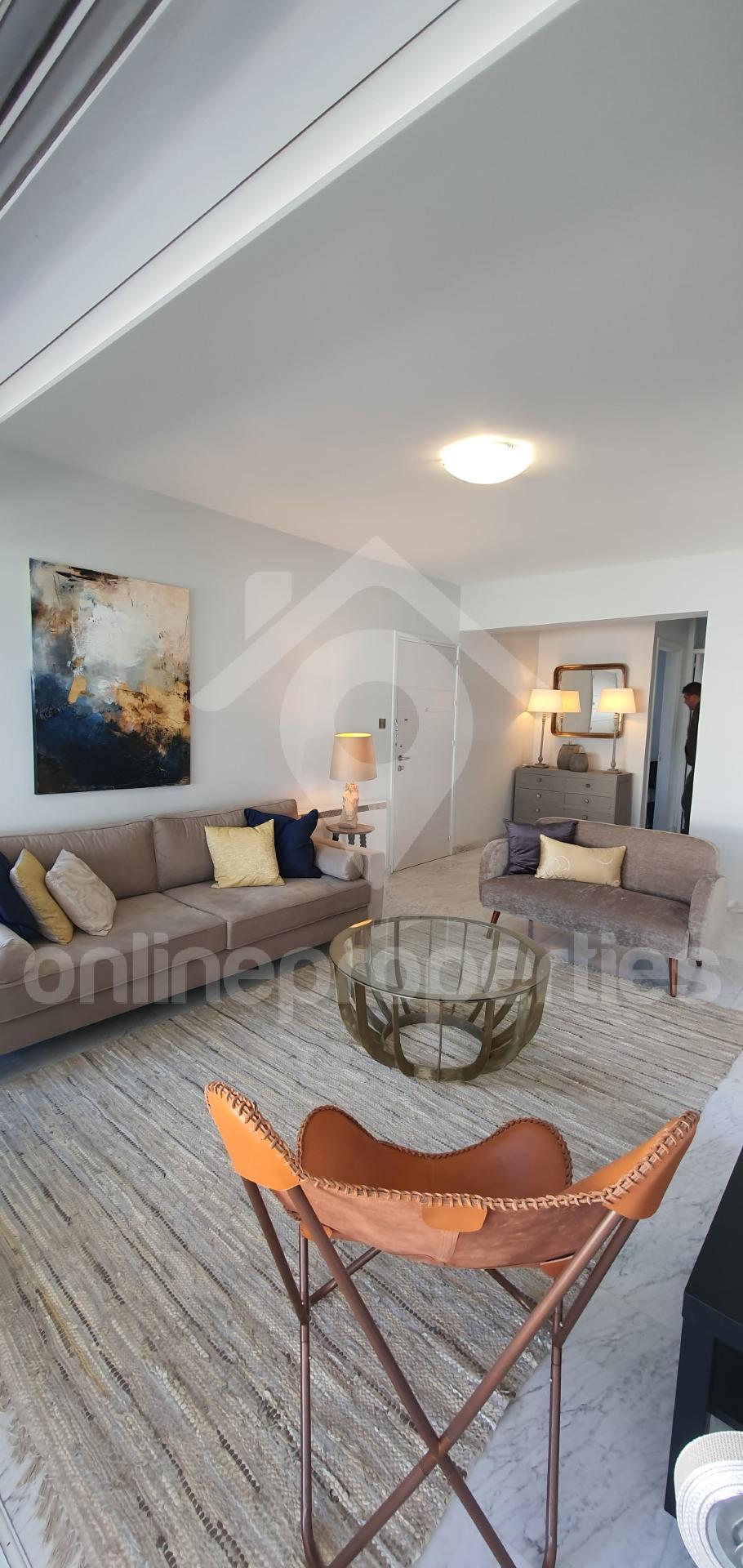 To change image, hover mouse over thumbnails below