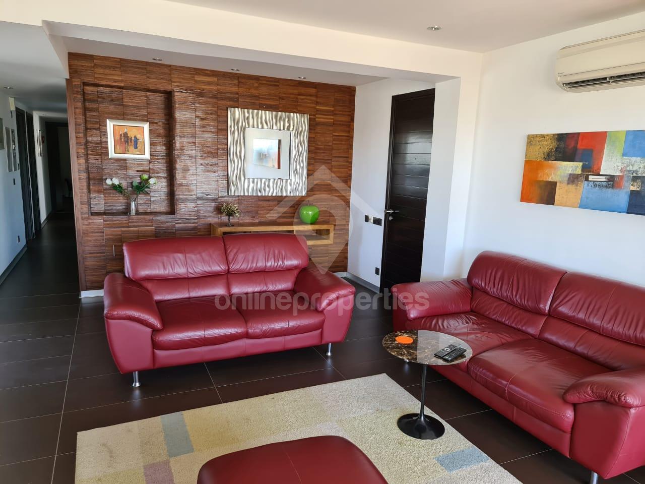 To change image, hover mouse over thumbnails below