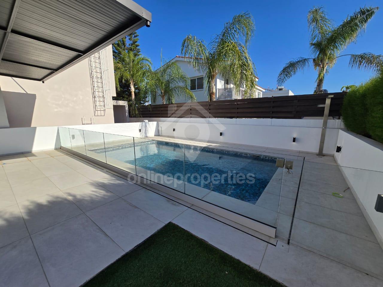 To change image, hover mouse over thumbnails below