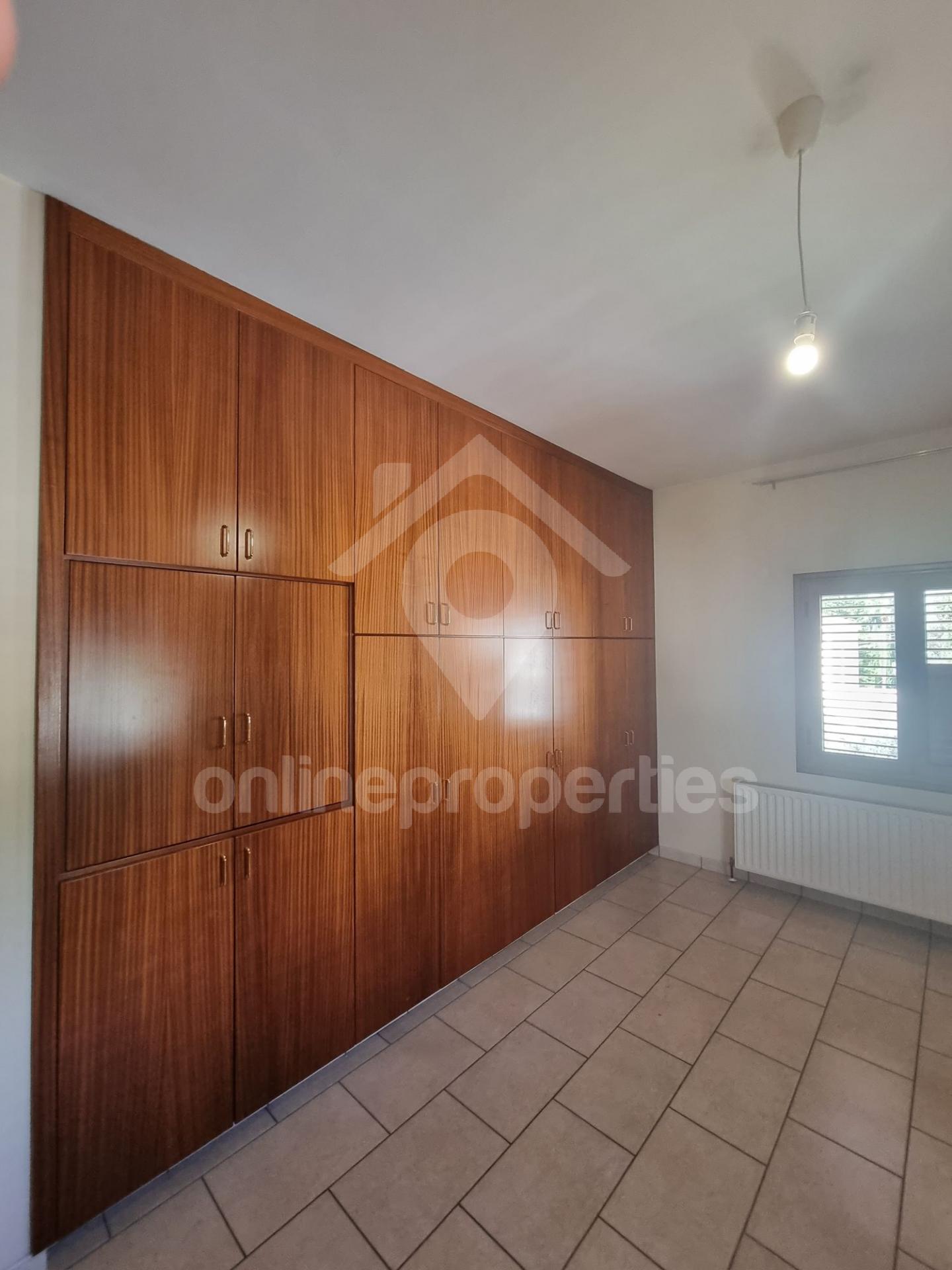 To change image, hover mouse over thumbnails below