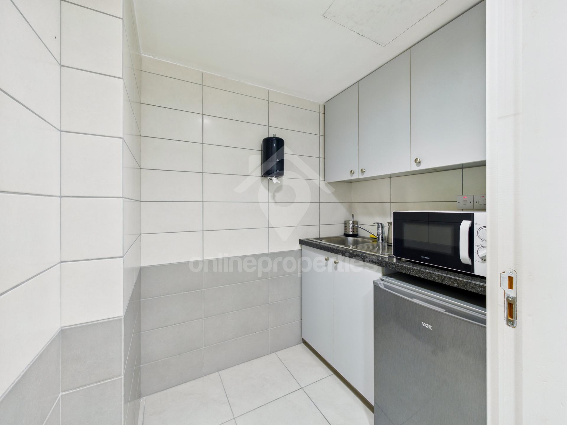 To change image, hover mouse over thumbnails below