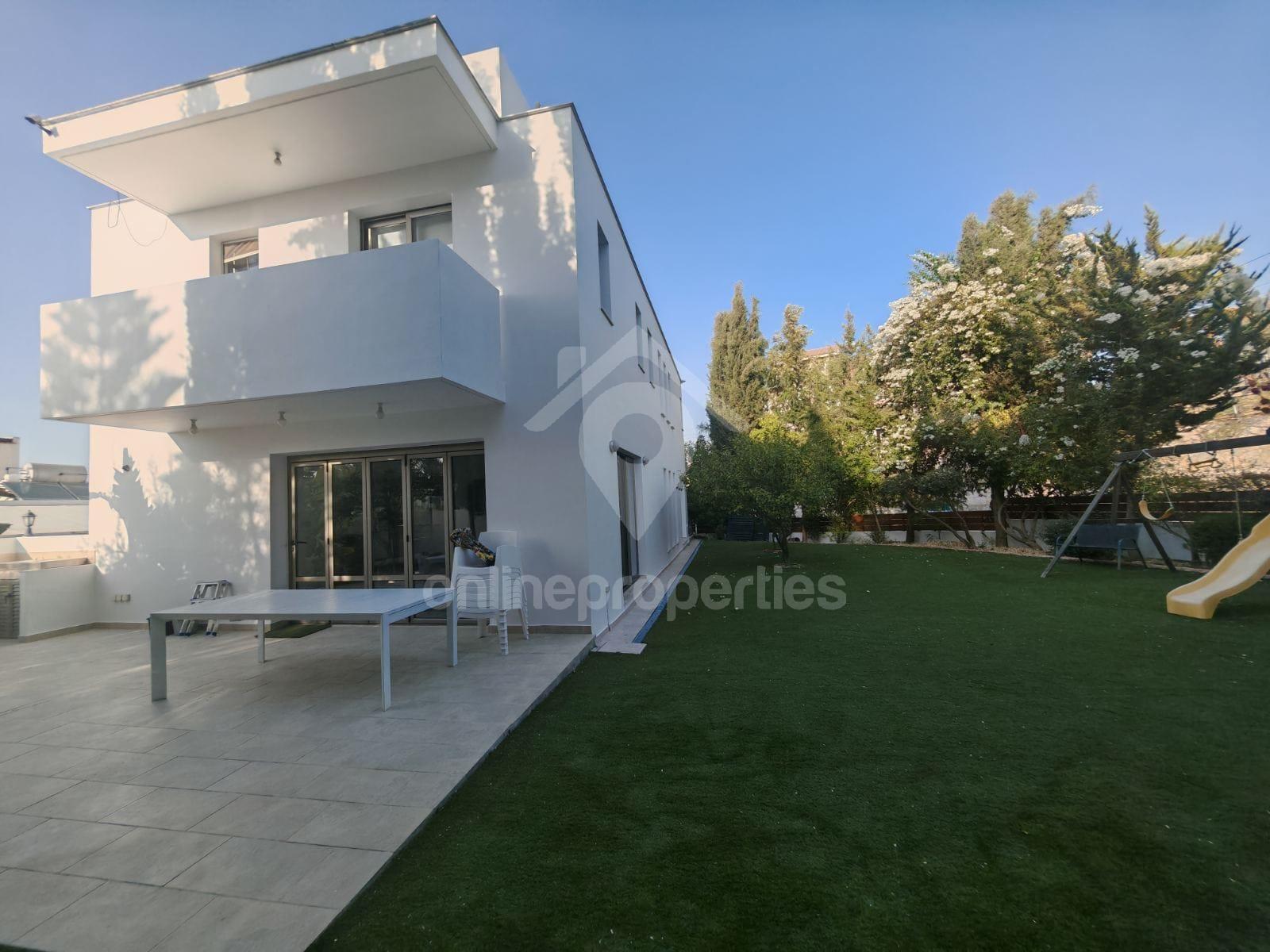 To change image, hover mouse over thumbnails below