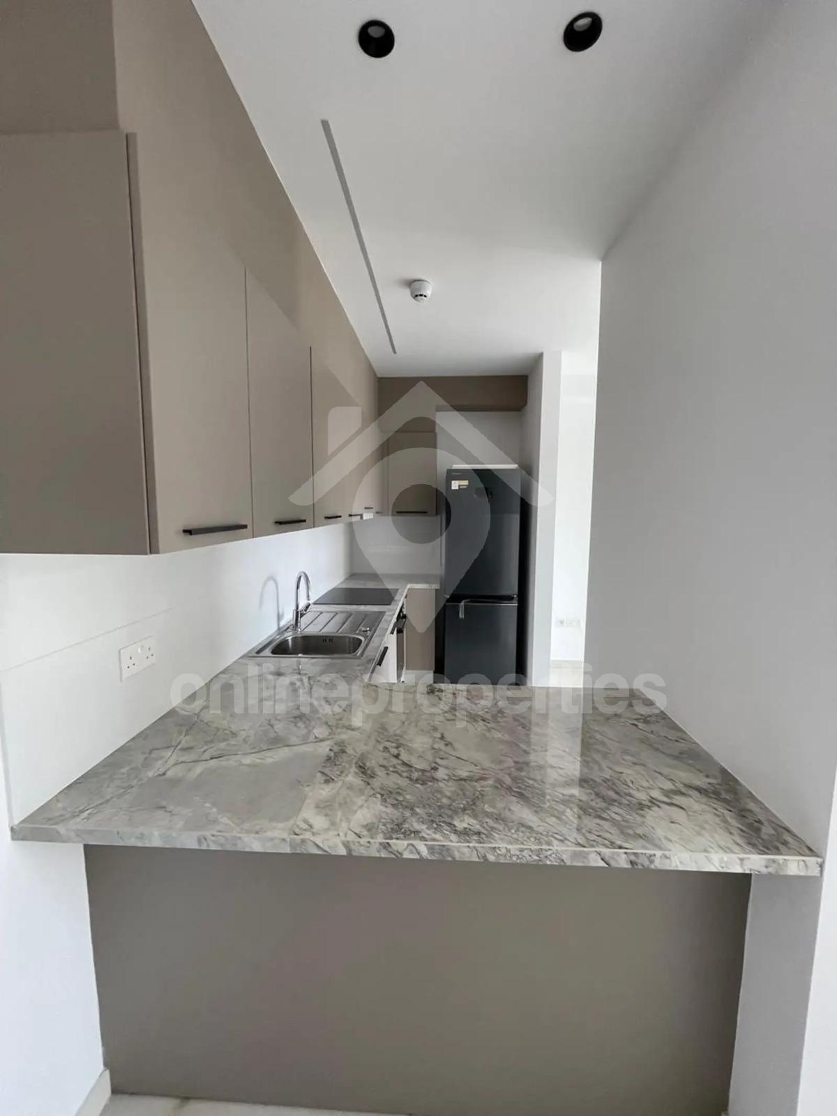 To change image, hover mouse over thumbnails below