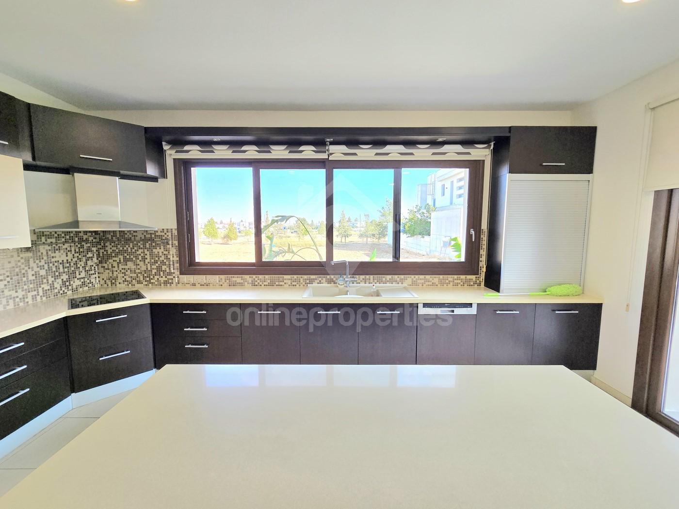 To change image, hover mouse over thumbnails below