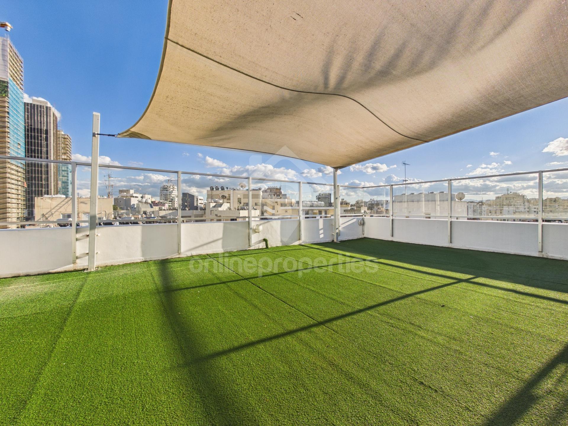 To change image, hover mouse over thumbnails below