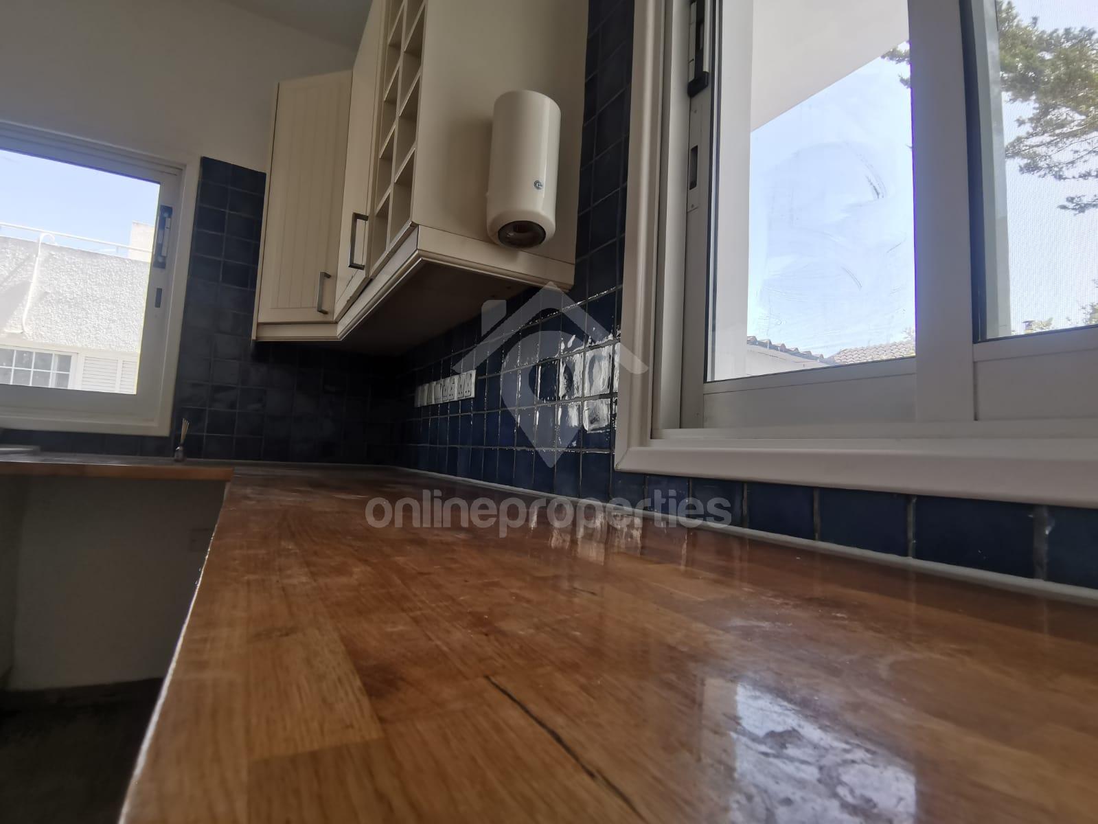 To change image, hover mouse over thumbnails below