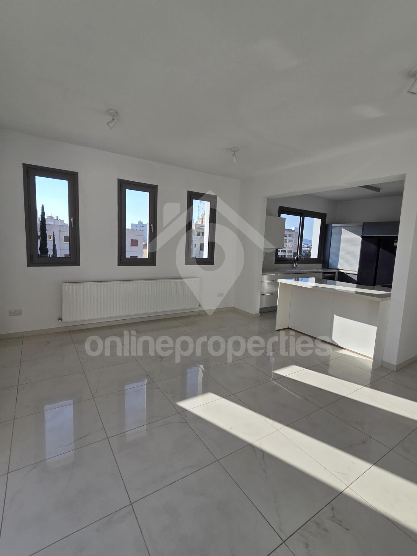 To change image, hover mouse over thumbnails below