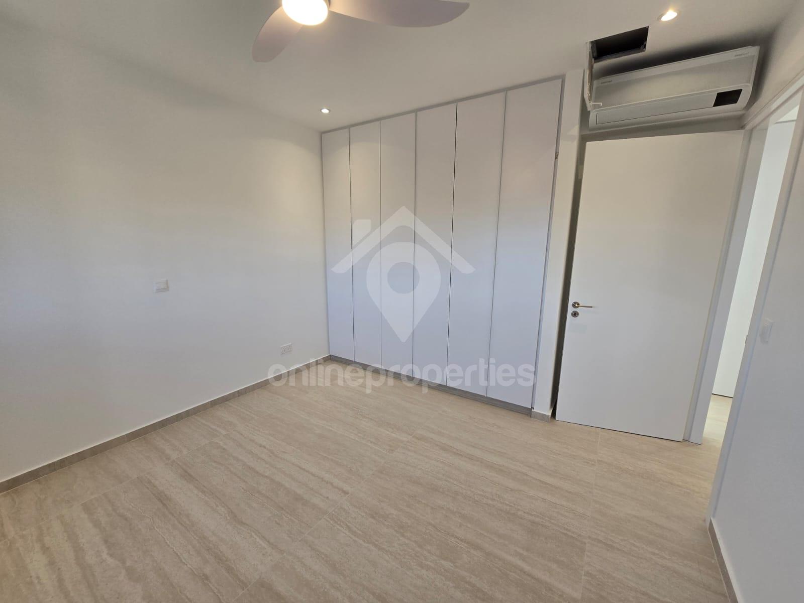 To change image, hover mouse over thumbnails below