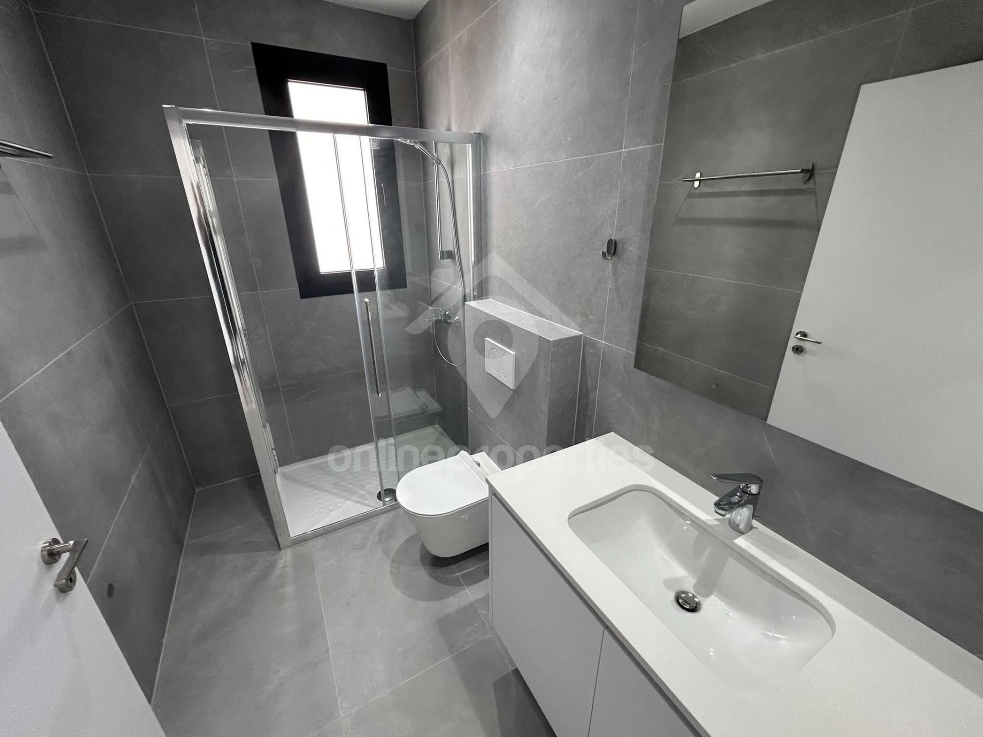 To change image, hover mouse over thumbnails below