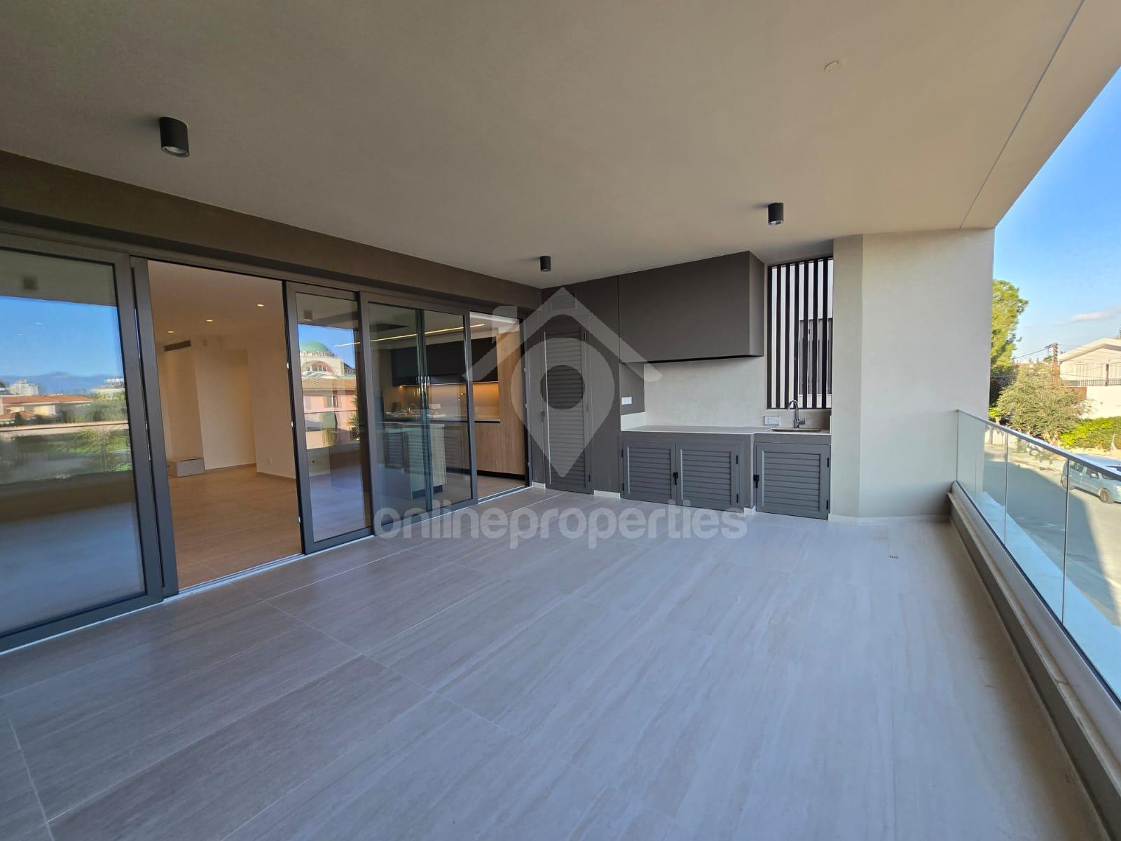 To change image, hover mouse over thumbnails below