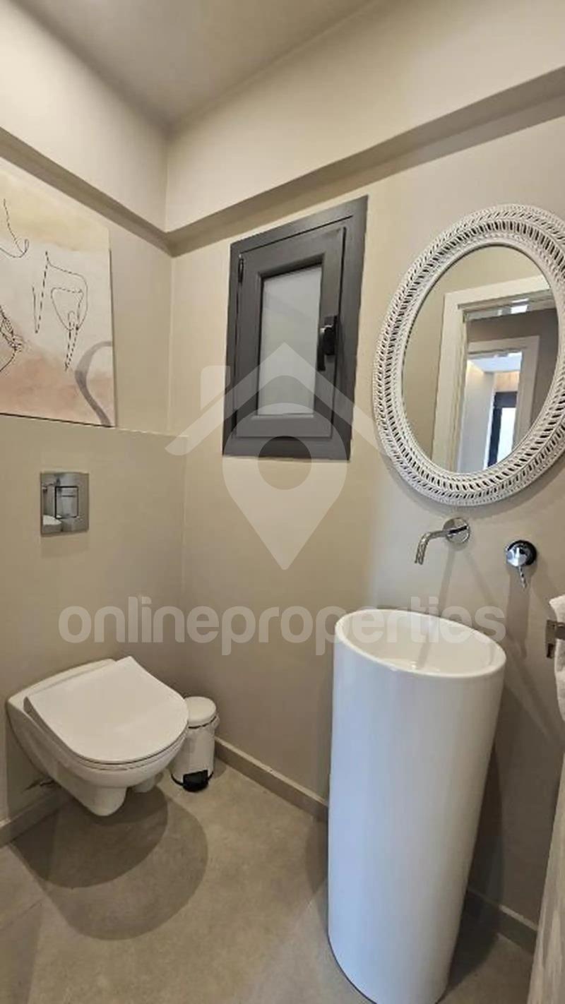 To change image, hover mouse over thumbnails below