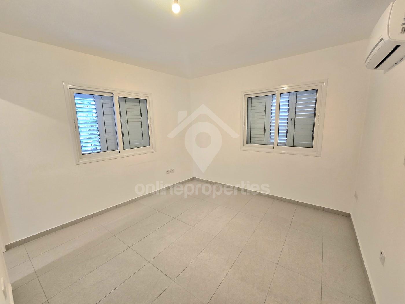 To change image, hover mouse over thumbnails below