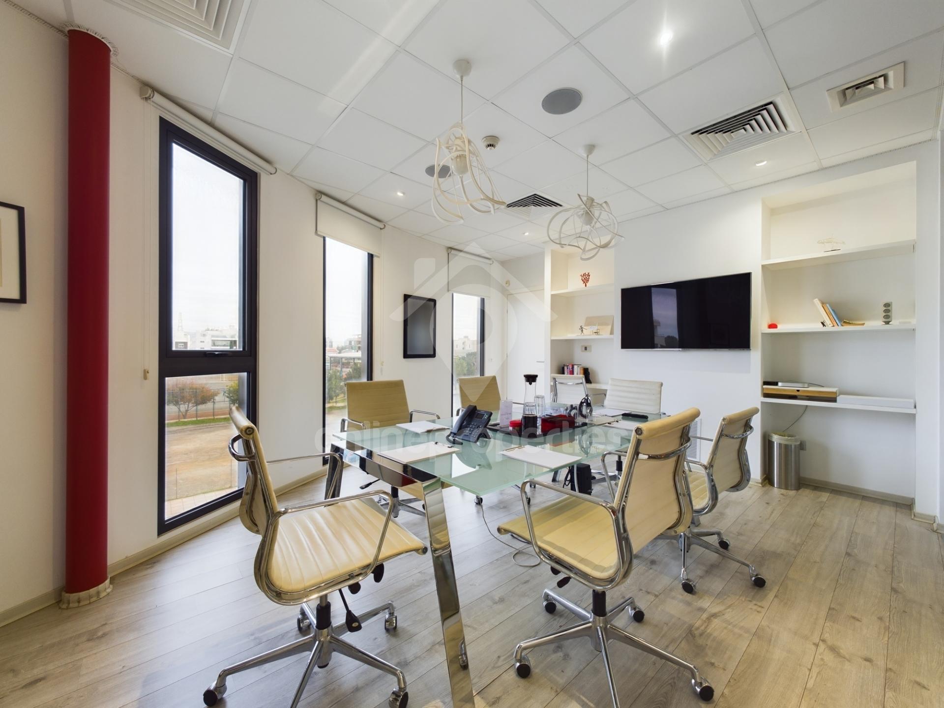 To change image, hover mouse over thumbnails below